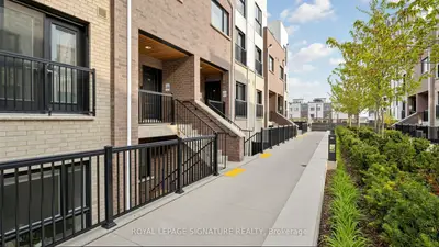 Condo Townhouse in Oakville