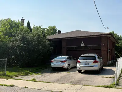 40 Macdonald Street, Toronto, On M8v 1y4