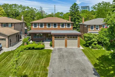 1626 Sherwood Forrest Circle, Mississauga, On L5k 2g7