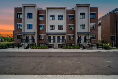 1062 Douglas Mccurdy N 230, Mississauga, On L5g 4b1