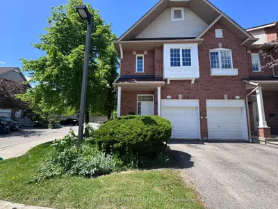 Condo Townhouse in Mississauga