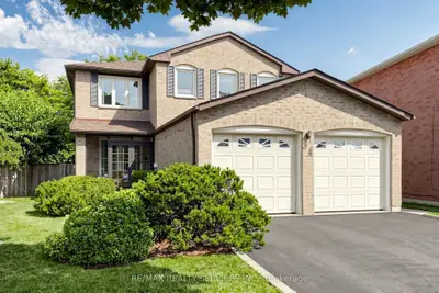 34 Granby Court, Brampton, On L6s 5k1