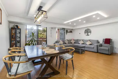 Condo Townhouse in Mississauga
