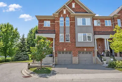 Condo Townhouse in Mississauga