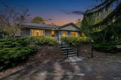 Detached in Burlington