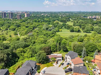12 George Mckenzie Court, Toronto, On M9m 0e1