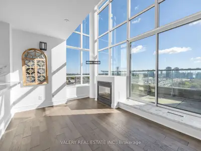 250 Manitoba Street 827, Toronto, On M8y 4g8