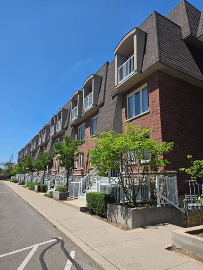 Condo Townhouse in Toronto