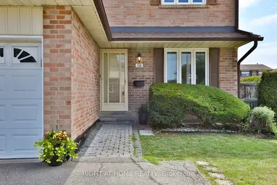 56 Cathy Jean Crescent, Toronto, On M9v 4t3