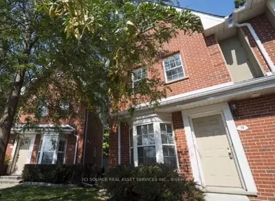 Condo Townhouse in Burlington