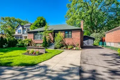 538 Fourth Line, Oakville, On L6l 5a8