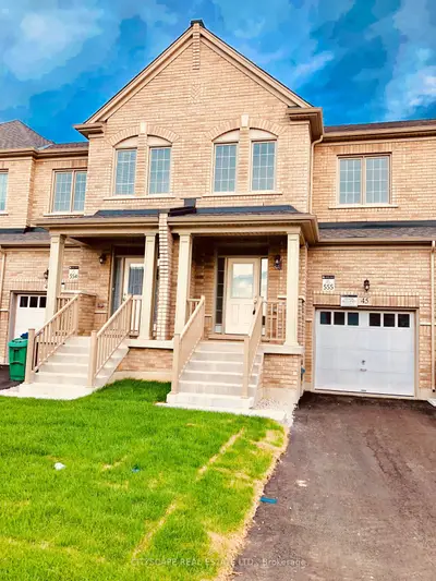 Att/Row/Townhouse in Brampton