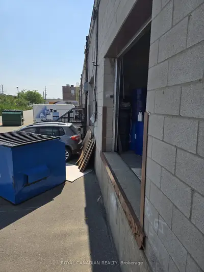 2455 Cawthra Road 20, Mississauga, On L5a 3p1