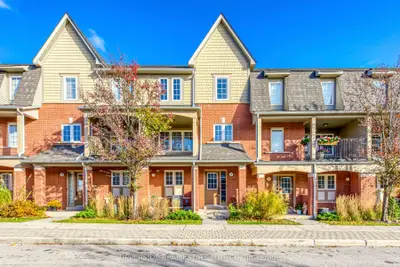 Condo Townhouse in Oakville