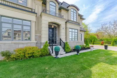 Detached in Oakville