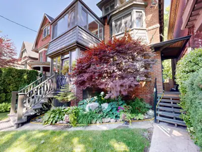 Duplex in Toronto