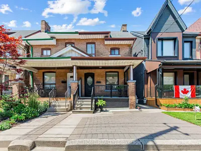 Duplex in Toronto