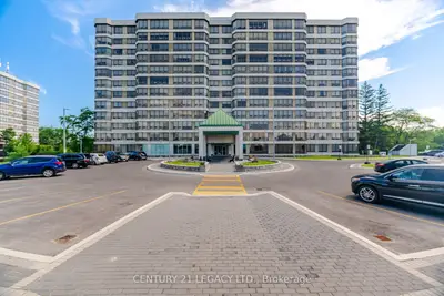 Condo Apartment in Brampton