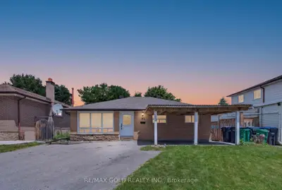 182 Mcmurchy Avenue S, Brampton, On L6y 1y9