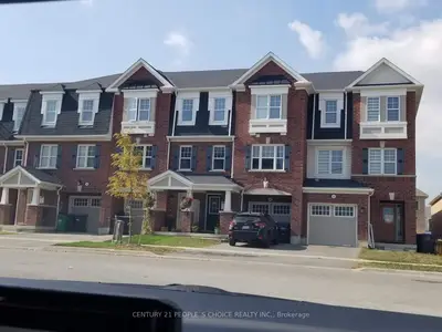 Att/Row/Townhouse in Brampton