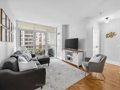 Condo Apartment in Toronto