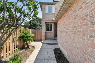 3346 Chartrand Crescent, Mississauga, On L5l 4c5