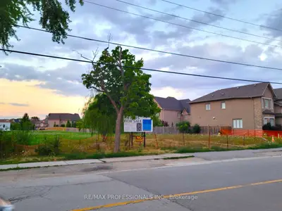 6833 Second Line W, Mississauga, On L4w 2y4