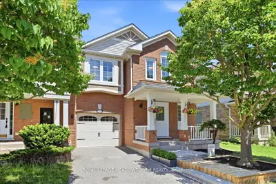 Att/Row/Townhouse in Burlington