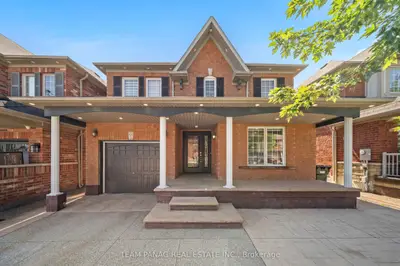 22 Beresford Crescent, Brampton, On L6p 2m2