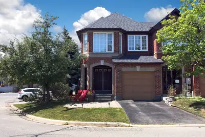 Condo Townhouse in Brampton