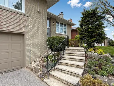 24 Breadner Drive, Toronto, On M9r 3m4