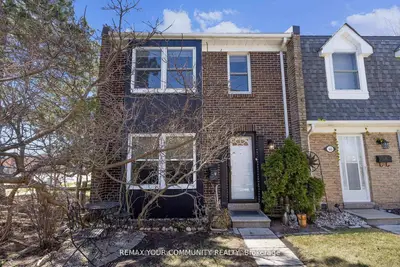 Condo Townhouse in Brampton