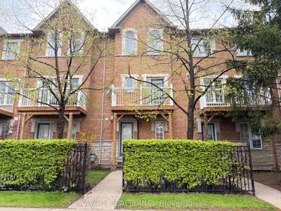Condo Townhouse in Mississauga