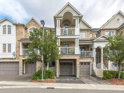 Condo Townhouse in Mississauga