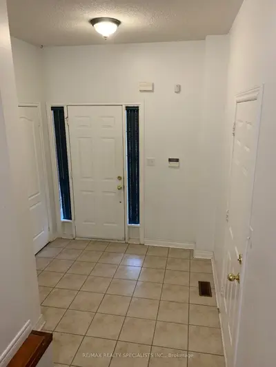 10 Ashmere Road, Brampton, On L7a 1r3