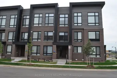 Att/Row/Townhouse in Oakville