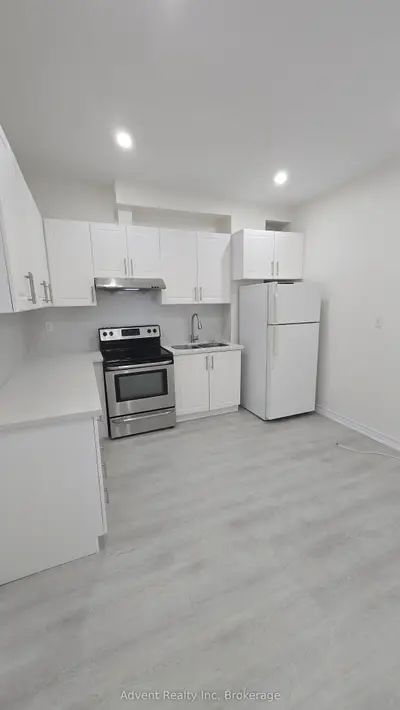 1454 Queen Street W 2nd Floor, Toronto, On M6k 1m2