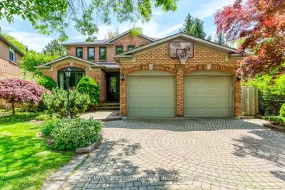 Detached in Oakville