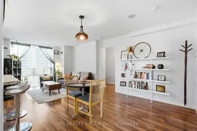 17 Michael Power Place 713, Toronto, On M9a 5g5