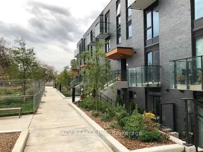 10 Brin Drive Th17, Toronto, On M8x 0b3