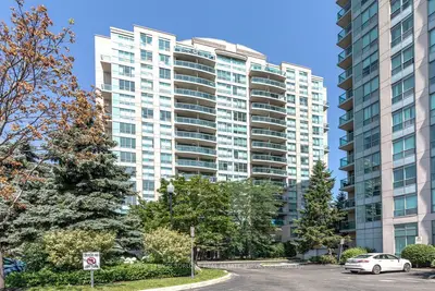 Condo Apartment in Mississauga
