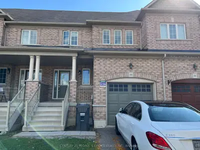 Att/Row/Townhouse in Brampton
