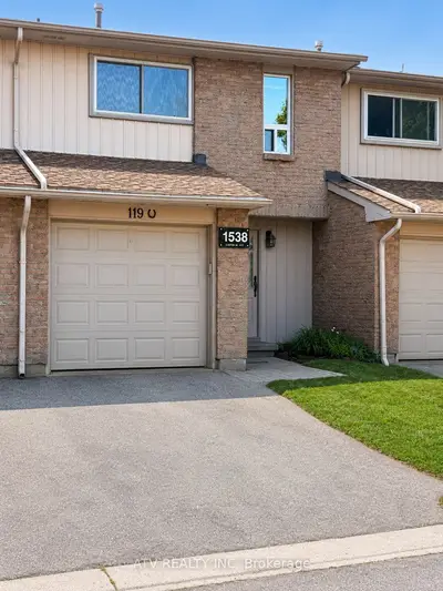 Condo Townhouse in Oakville