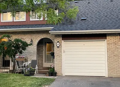 Condo Townhouse in Mississauga
