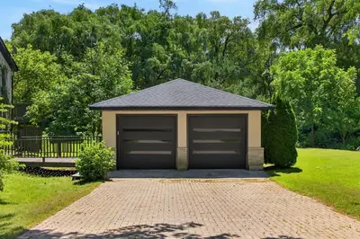 1340 Contour Drive, Mississauga, On L5h 1b2