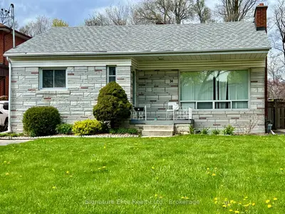 34 Ovida Avenue Upper, Toronto, On M9b 1e1
