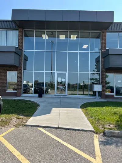 202 A, Oakdale Road E, Toronto, On M3n 2s5