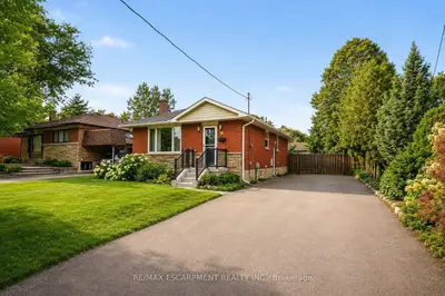 715 Drury Lane, Burlington, On L7r 2x9