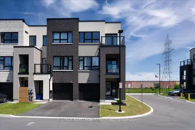 Att/Row/Townhouse in Burlington