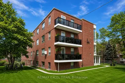 Condo Apartment in Toronto
